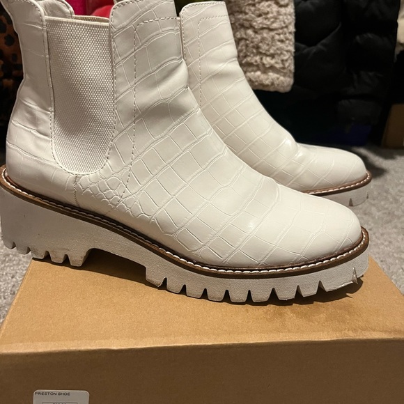 Coconuts by Matisse Size 8 Preston white croc boot - Picture 2 of 4